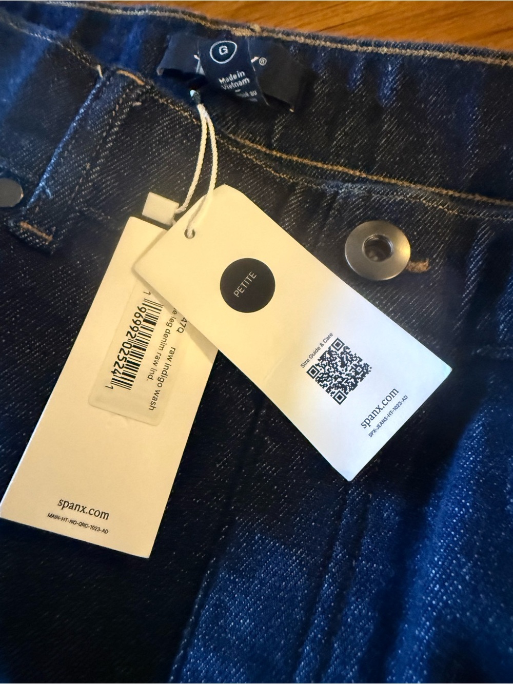 Perfect $168 SPANX WIDE LEG Denim Jeans-20547R-Raw Indigo-Size Large Petite - Picture 2 of 4